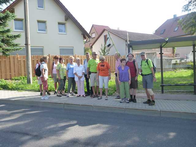 Treffpunkt ist in Ammerbach, Busendhaltestelle um 9:15 Uhr